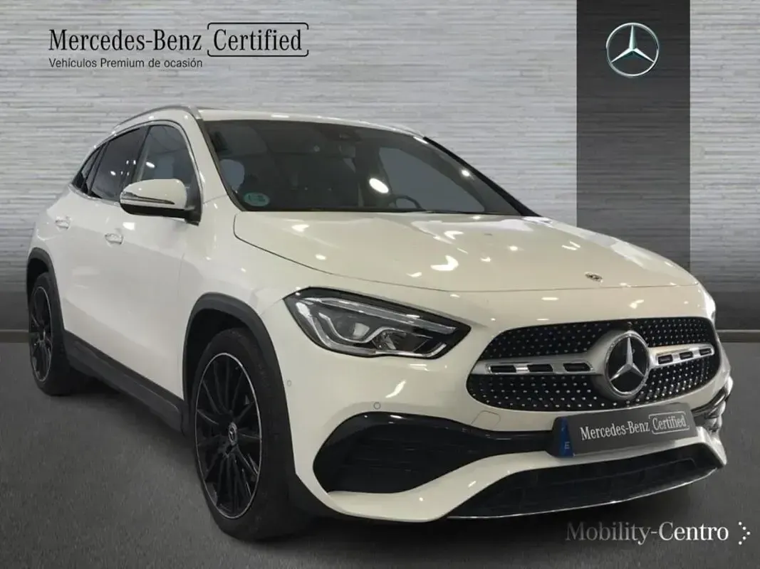 Usado Mercedes GLA200 AMG line 163 CV (119 kW) 2022 Blanco polar  pintura unicolor SUV