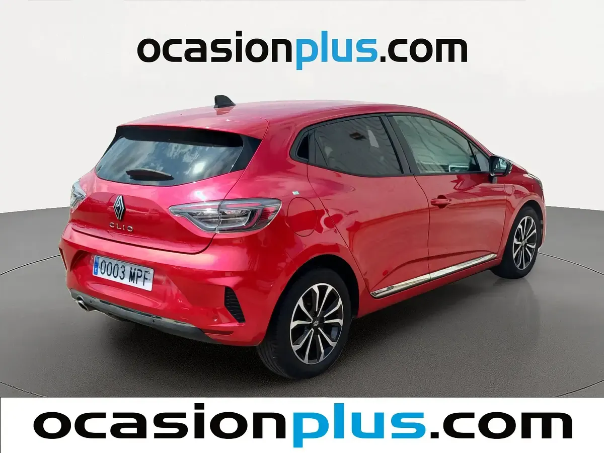Usado Renault Clio Techno 91 CV (66 kW) 2024 Rojo Utilitario