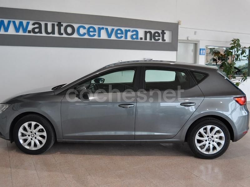 Usado Seat Leon Style 105 CV (77 kW) 2014 Gris / plata Berlina