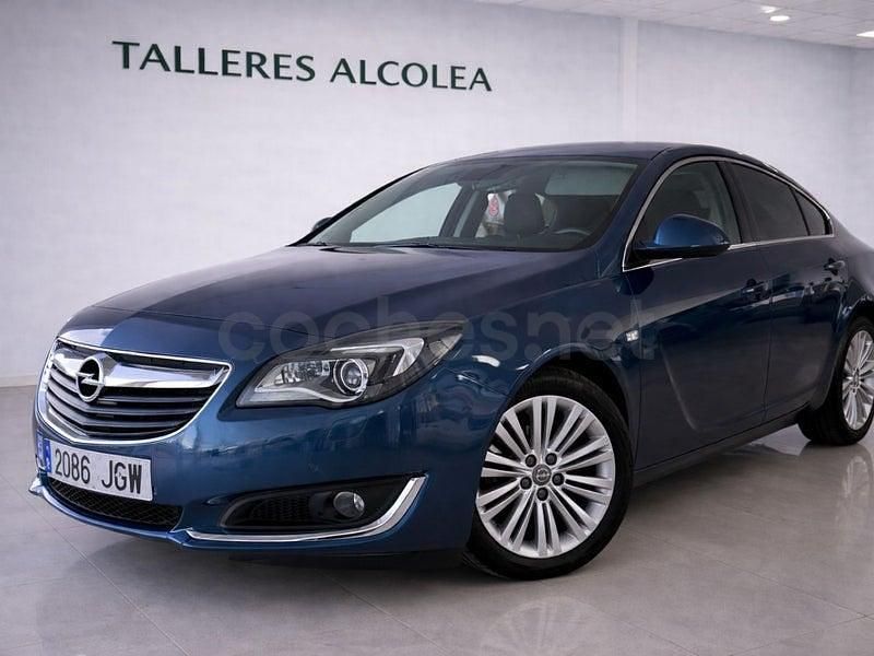 Usado Opel Insignia Selective 136 HP (100 kW) 2015 Azul Sedan