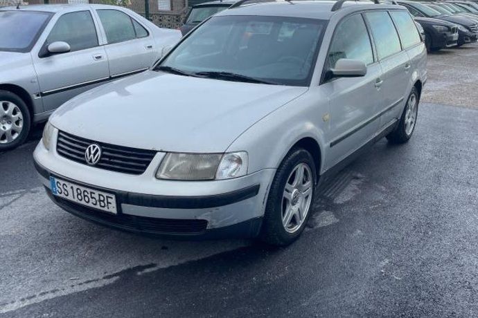 Usado 1999 VW Passat Comfortline Berlina | 1999 € - Imagen 1/4