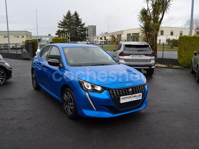 Usado Peugeot 208 Allure 100 CV (73 kW) 2023 Azul Utilitario