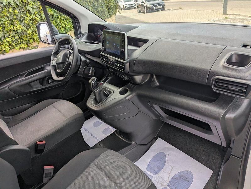 Usado Peugeot Partner Premium 100 CV (73 kW) 2021 Blanco Monovolumen