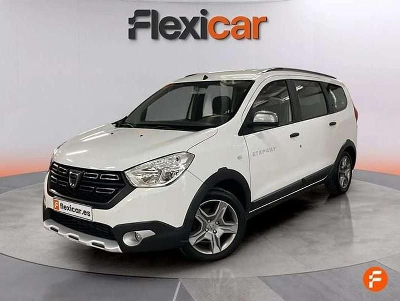 Usado Dacia Lodgy Comfort Plus 116 CV (85 kW) 2022 Blanco Monovolumen