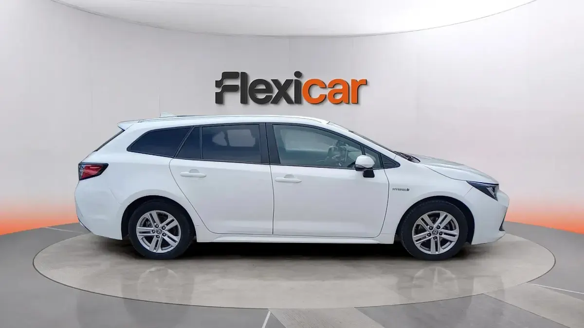 Usado Toyota Corolla Active 122 CV (89 kW) 2021 Blanco Familiar