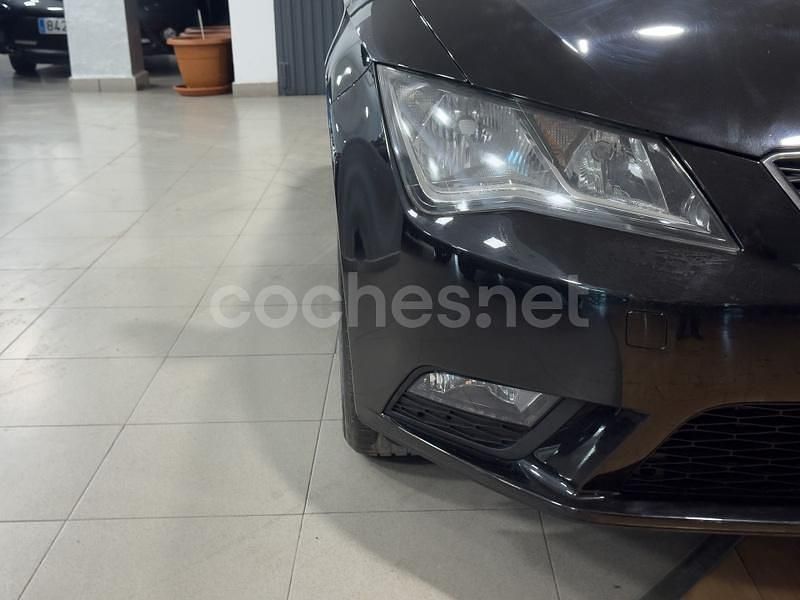 Usado Seat Leon Style 105 CV (77 kW) 2014 Negro Berlina