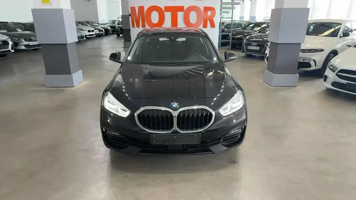 Usado BMW 116 109 CV (80 kW) 2023 Negro Utilitario