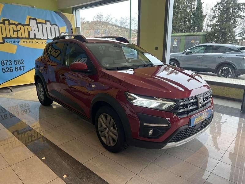 Usado Dacia Sandero Essentiel 101 CV (74 kW) 2021 Burdeos Utilitario