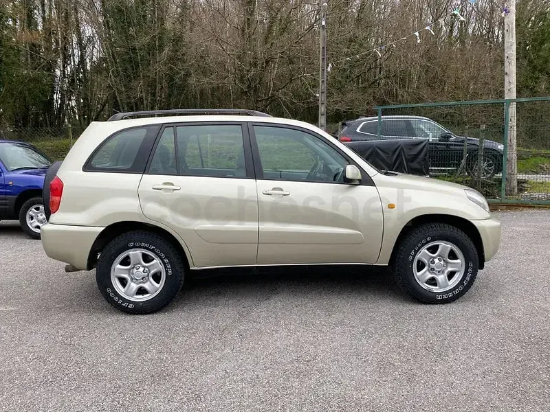 Usado Toyota RAV4 Sol 150 CV (110 kW) 2002 Beige SUV