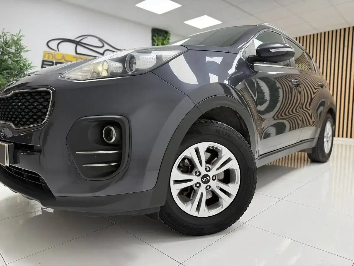 Usado Kia Sportage 132 CV (97 kW) 2017 Gris SUV