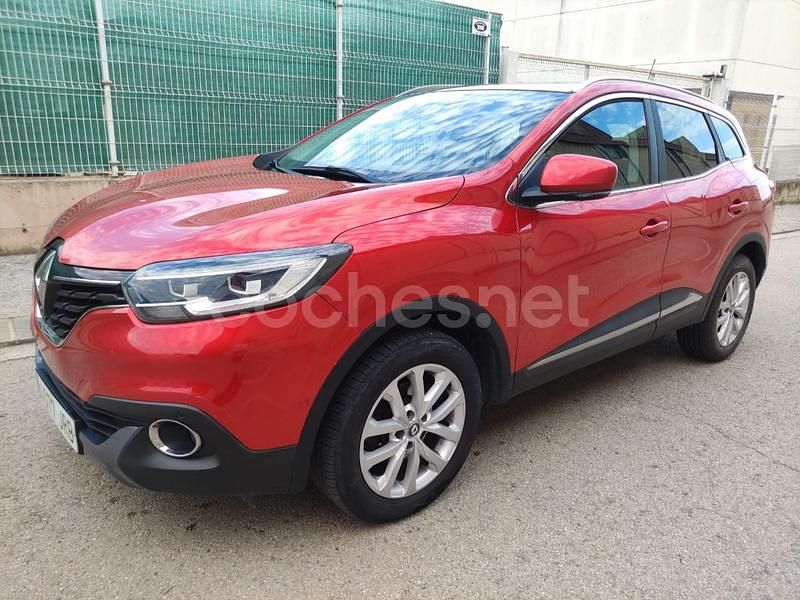 Rojo Usado 2016 Renault Kadjar Zen SUV | 14.500 € (Caro) - Imagen 1/4