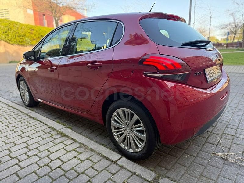Usado Peugeot 208 Allure 110 CV (80 kW) 2017 Rojo Utilitario