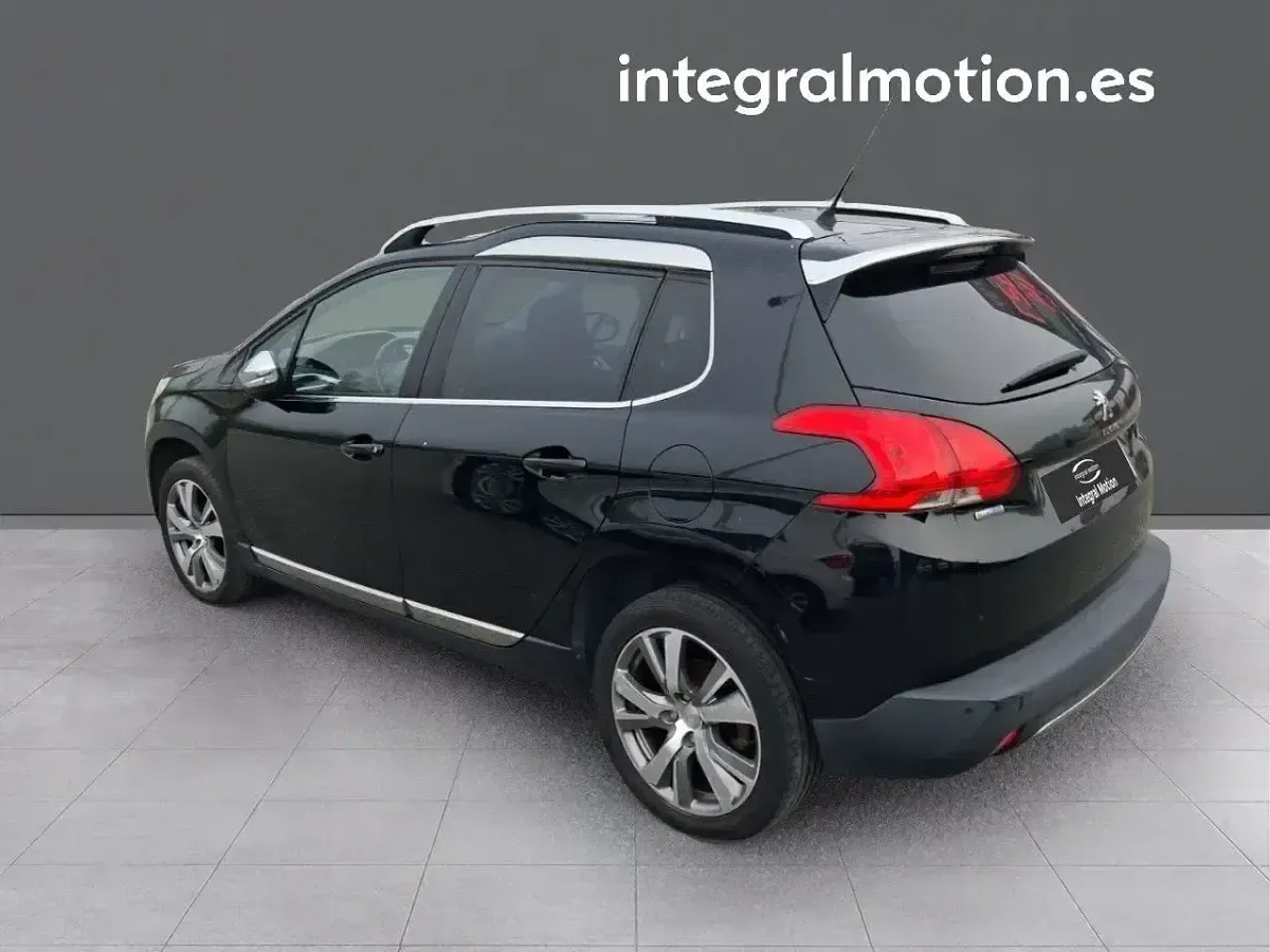 Usado Peugeot 2008 Allure 99 CV (72 kW) 2016 Negro SUV