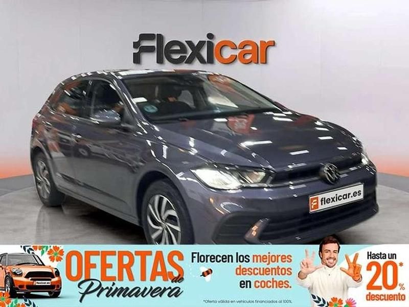 Usado VW Polo Life 95 CV (69 kW) 2023 Gris Utilitario