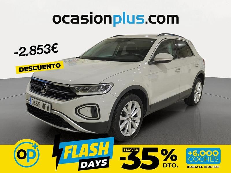 Usado VW T-Roc Life 150 CV (110 kW) 2023 Gris SUV