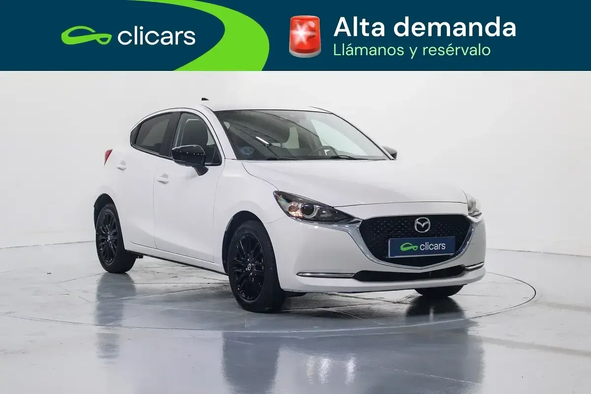 Usado Mazda 2 Homura-Line 90 HP (66 kW) 2022 Branco Sedan