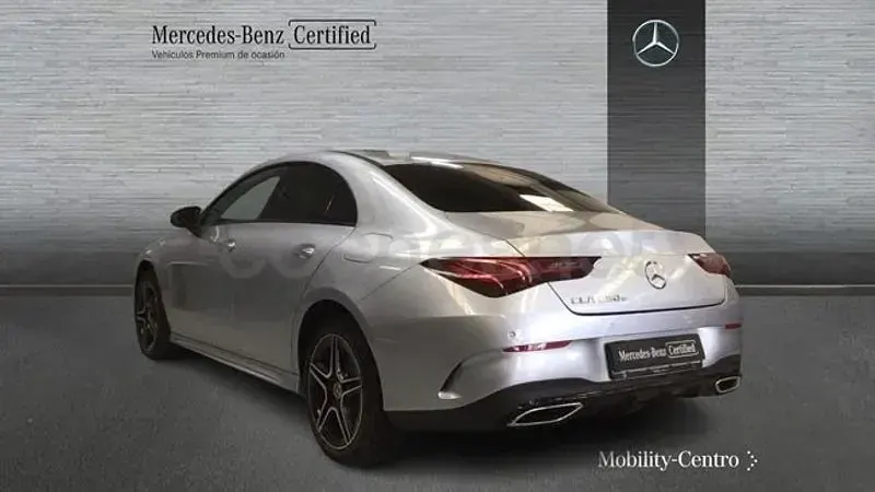 Usado Mercedes CLA250e AMG line 218 CV (160 kW) 2024 Plata hightech Berlina