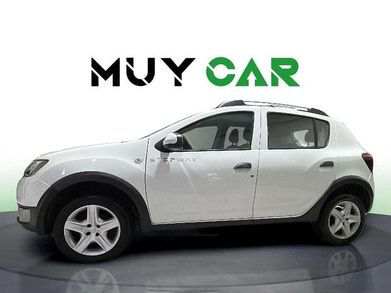 Usado Dacia Sandero Stepway 90 CV (66 kW) 2016 Blanco Utilitario