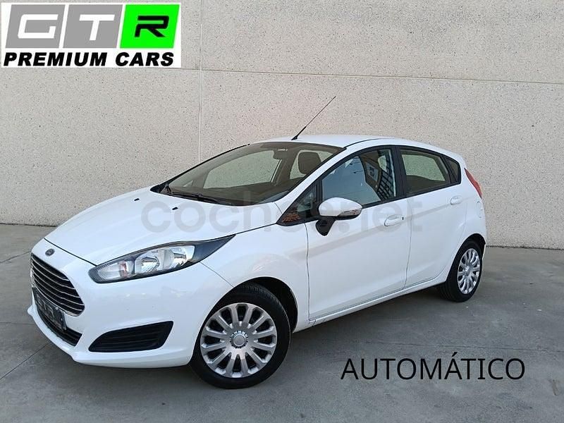 Usado Ford Fiesta Trend 105 CV (77 kW) 2013 Blanco Utilitario