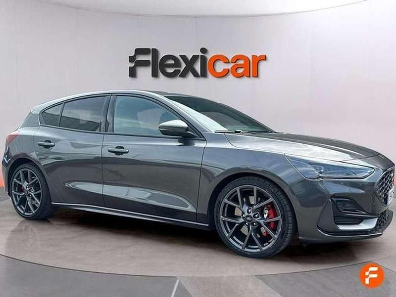 Usado Ford Focus ST 280 CV (205 kW) 2025 Gris Utilitario