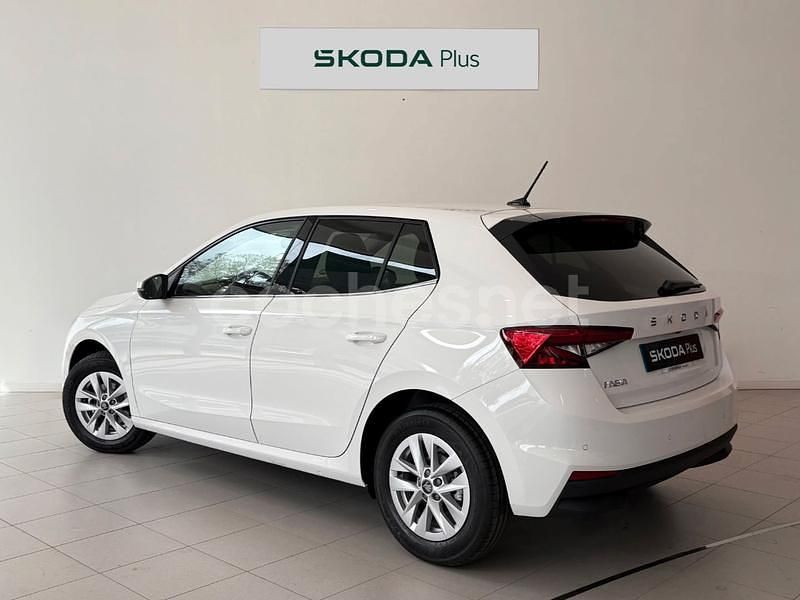 Usado Skoda Fabia Selection 80 CV (58 kW) 2025 Blanco Berlina