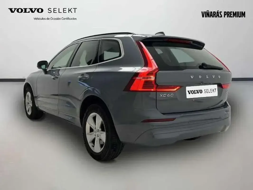 Käytetty Volvo XC60 Core 197 HP (144 kW) 2024 Harmaa Katumaasturi