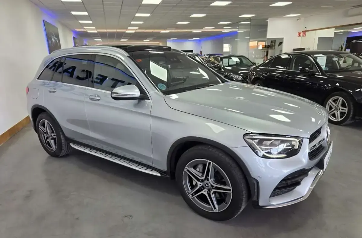 Usado Mercedes GLC220 194 CV (142 kW) 2021 Plateado SUV