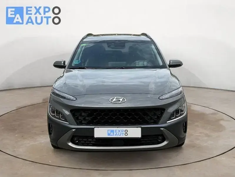 Usado Hyundai Kona Style 141 CV (103 kW) 2022 Gris / plata SUV