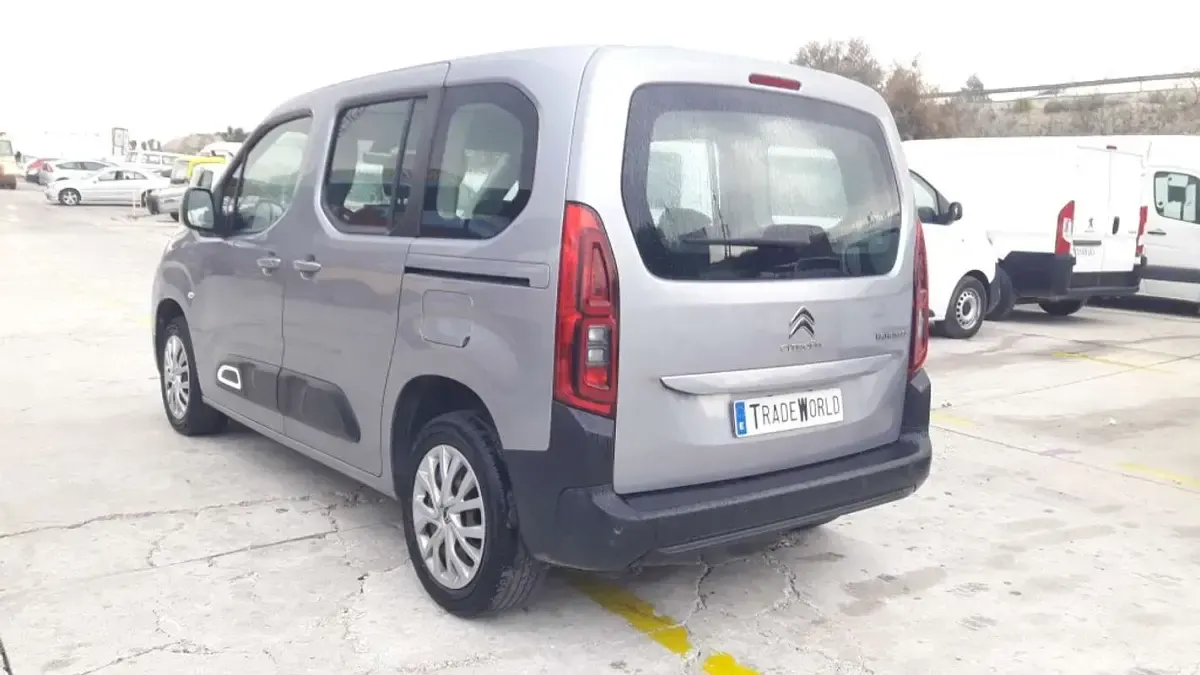 Usado Citroën e-Berlingo Shine 102 CV (75 kW) 2021 Plateado Monovolumen