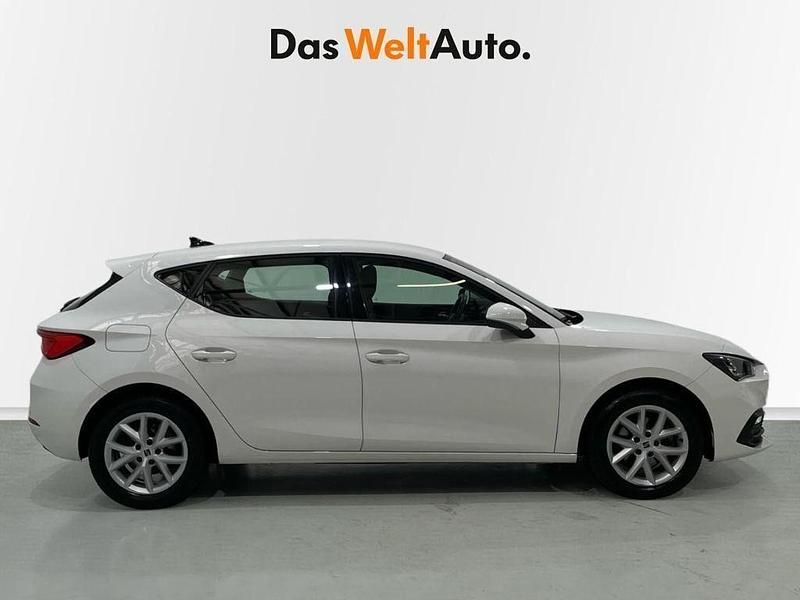 Usado Seat Leon Reference 90 CV (66 kW) 2021 Blanco Berlina