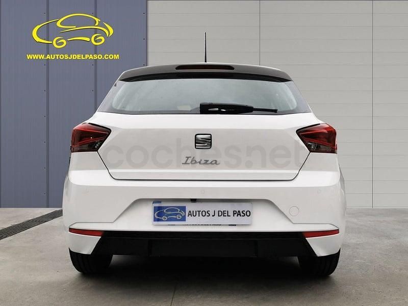 Usado Seat Ibiza Style Plus 110 CV (80 kW) 2022 Blanco Utilitario