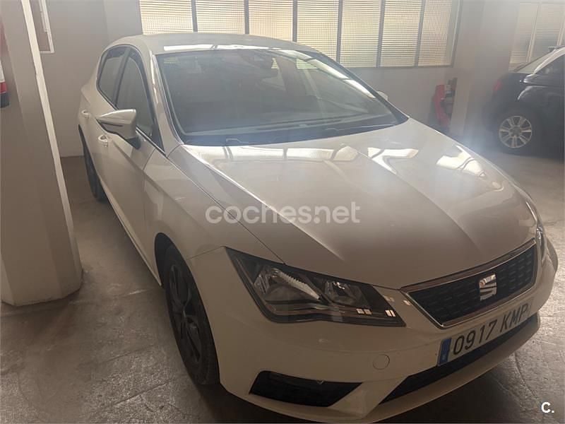 Usado Seat Leon Style 125 HP (91 kW) 2018 Branco Sedan