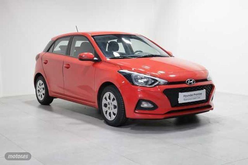 Usado Hyundai i20 75 CV (55 kW) 2018 Rojo