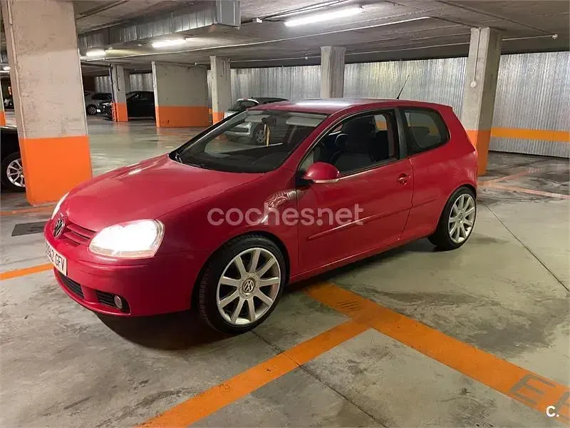 Usado VW Golf VI 105 CV (77 kW) 2008 Rojo Utilitario