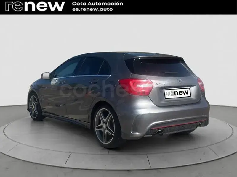 Usado Mercedes A200 AMG line 156 CV (114 kW) 2015 Gris / plata Berlina
