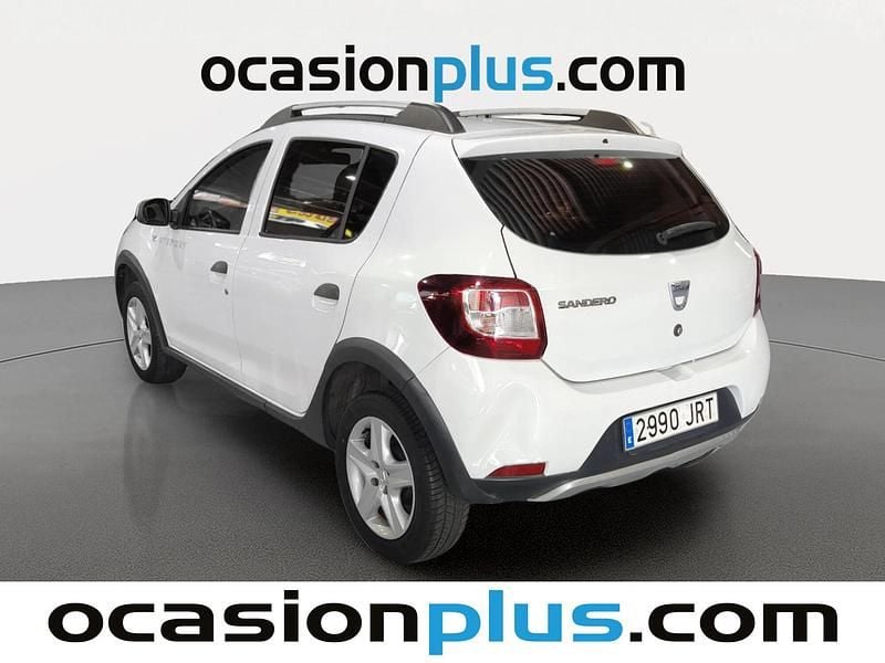 Usado Dacia Sandero Stepway 90 CV (66 kW) 2016 Blanco Utilitario