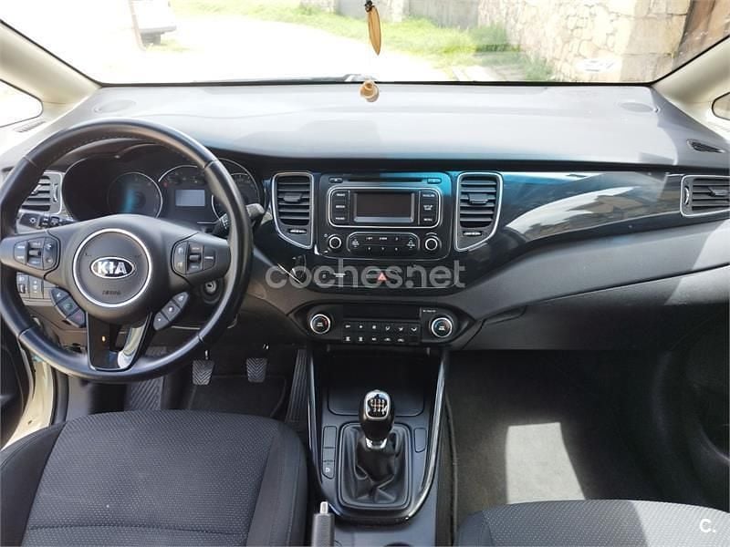 Usado Kia Carens 115 CV (84 kW) 2015 Blanco Monovolumen