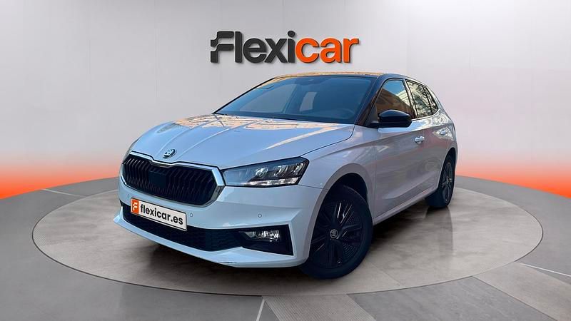 Usado Skoda Fabia Ambition 110 CV (80 kW) 2022 Blanco Utilitario