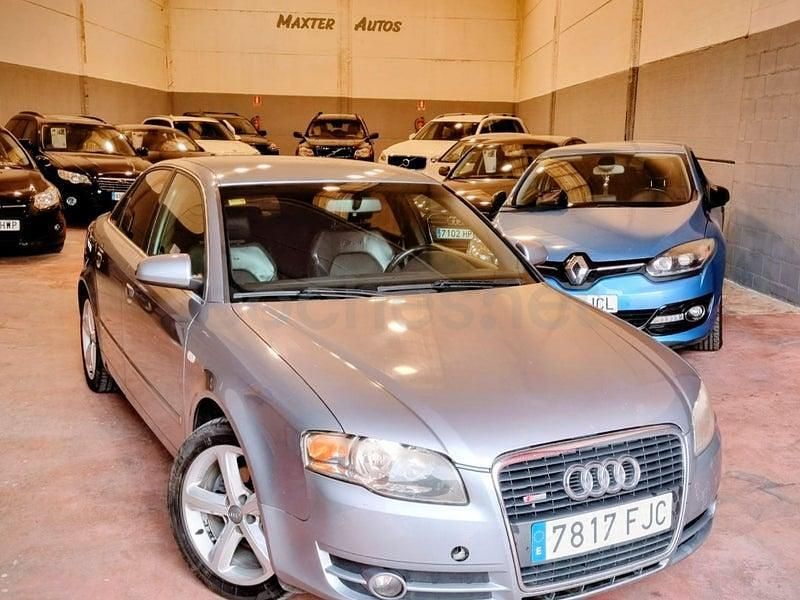 Usado Audi A4 Exclusive 140 CV (102 kW) 2007 Gris / plata Berlina