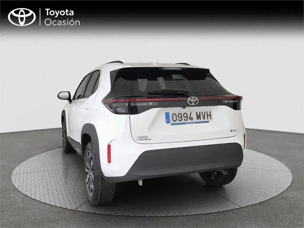 Usado Toyota Yaris Cross Active 116 CV (85 kW) 2024 Blanco SUV