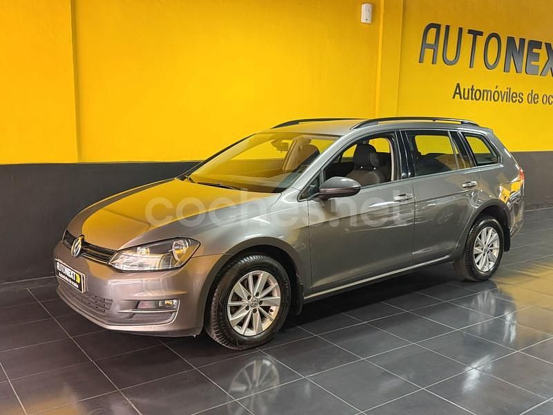 Gris / plata Usado 2016 VW Golf VII Business Familiar | 7890 € (Precio justo) - Imagen 1/4