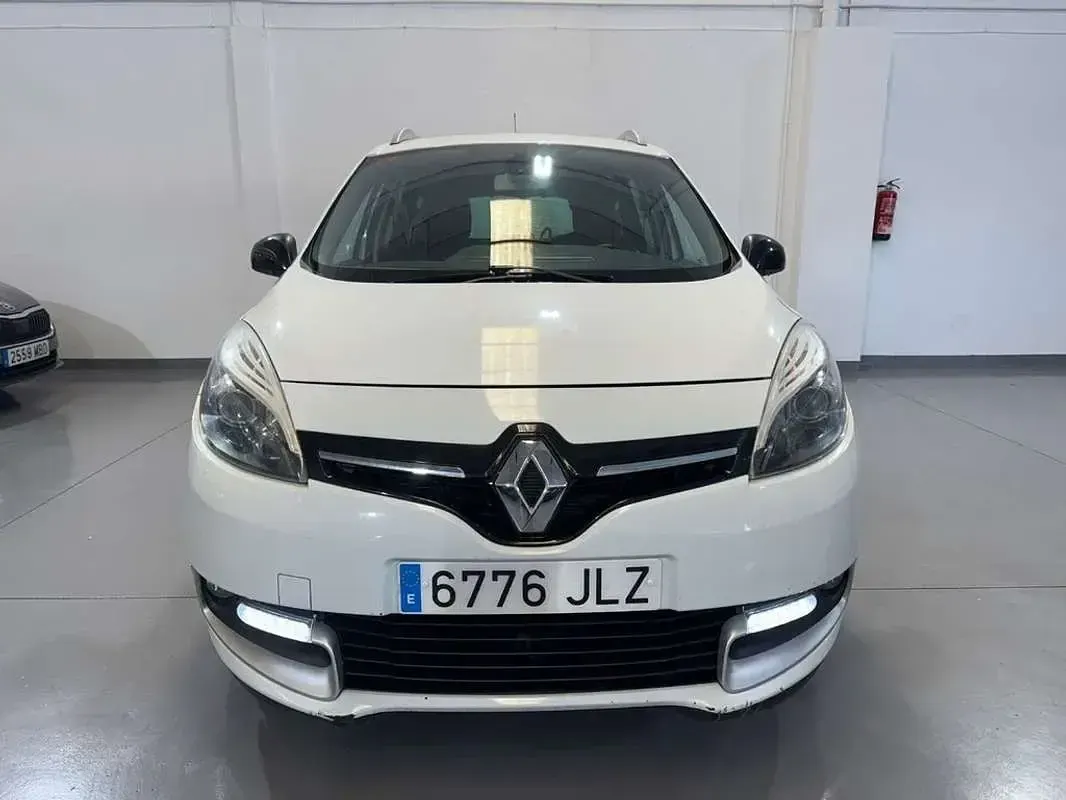 Usado Renault Scénic LIMITED 129 CV (94 kW) 2016 Blanco Monovolumen