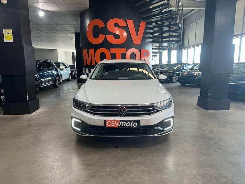 Usado VW Passat GTE 219 CV (161 kW) 2022 Blanco Familiar