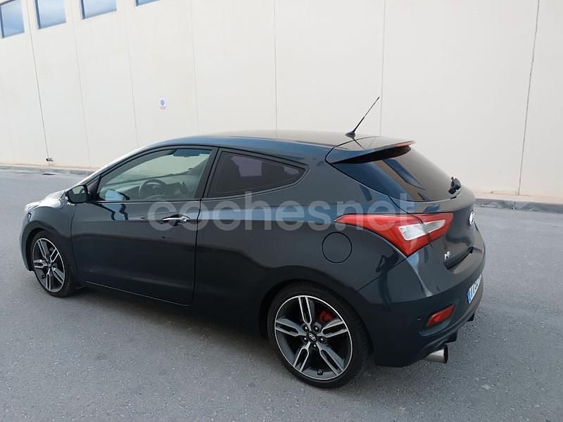 Usado Hyundai i30 Turbo 186 CV (136 kW) 2015 Gris / plata Berlina