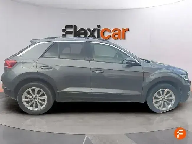 Usado VW T-Roc Advance 150 CV (110 kW) 2022 Gris SUV