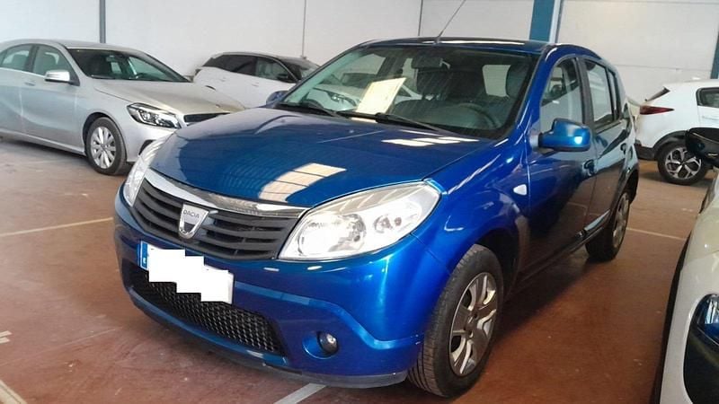 Usado Dacia Sandero Lauréate 86 CV (63 kW) 2009 Azul Utilitario