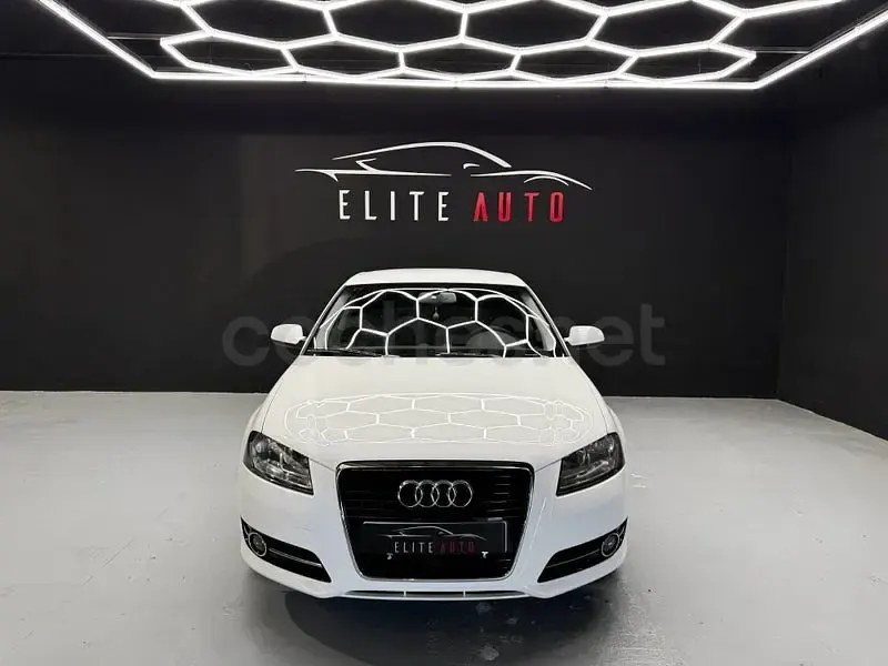 Usado Audi A3 Sportback Attraction 105 CV (77 kW) 2012 Blanco Utilitario