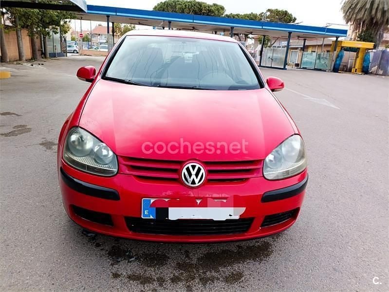 Usado VW Golf IV Trendline 115 CV (84 kW) 2004 Gris / plata Berlina