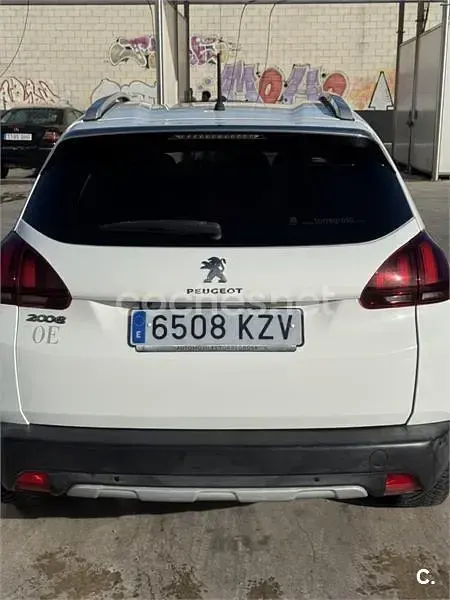 Usado Peugeot 2008 Allure 110 CV (80 kW) 2019 Blanco SUV