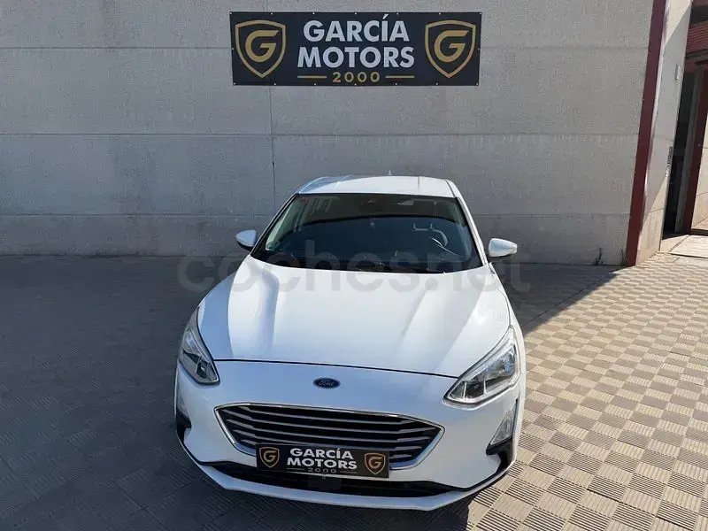 Usado Ford Focus Trend 120 CV (88 kW) 2020 Blanco Berlina
